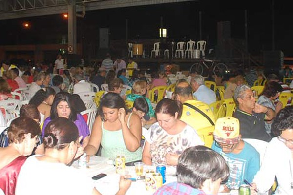 Show Solidário do Rotary leva cerca de mil pessoas para o Galpão do Produtor