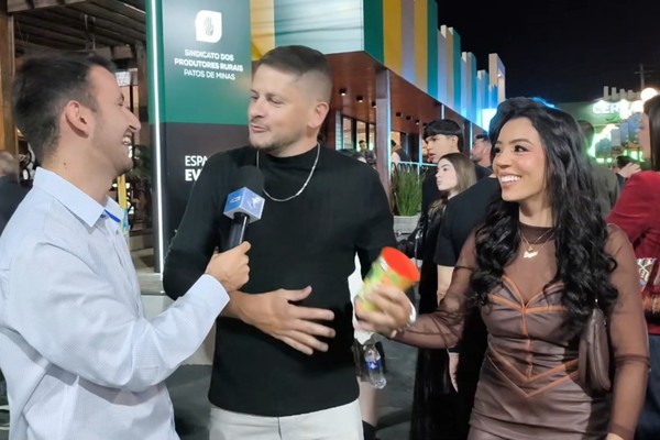 Casal curte a Fenamilho pela primeira vez em três anos após nascimento da filha; veja ao vivo