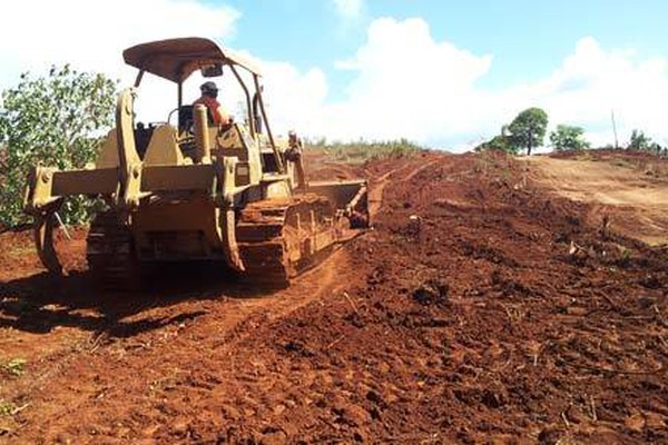 Empreiteira inicia obras de pavimentação da estrada de acesso a Pindaíbas