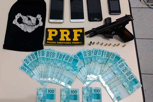 Operação Égide da PRF encontra arma e munições e prende 4 suspeitos de assaltos na região