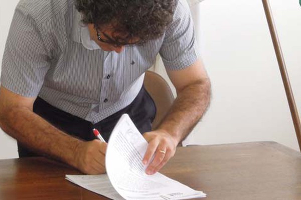 Pedro Lucas publica decreto que estabelece 8 horas para servidores municipais