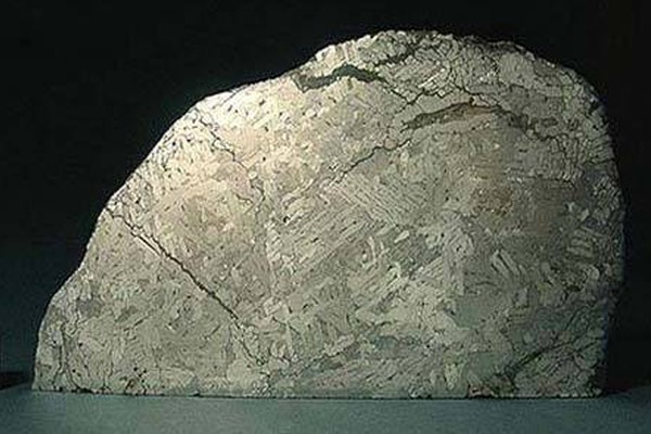 Patos de Minas tem um dos maiores e mais importantes meteoritos do Brasil