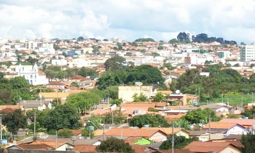 Vigilância Sanitária aponta irregularidades e interdita mutirão de consultas oftalmológicas em Carmo do Paranaíba