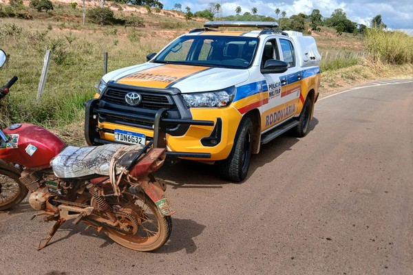 Motocicleta furtada em 2012 é recuperada pela Polícia Militar Rodoviária, na BR-352
