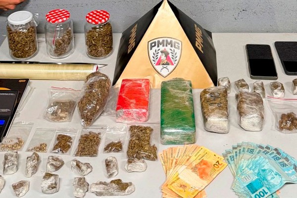 Após denúncias de delivery de drogas, homem acaba preso com maconha e dinheiro quando seguia para mais uma entrega