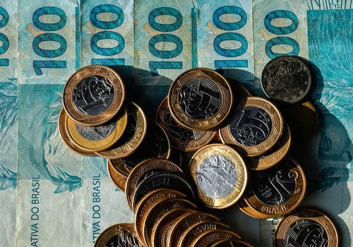 Orçamento de 2027 prevê salário mínimo maior do que o anunciado