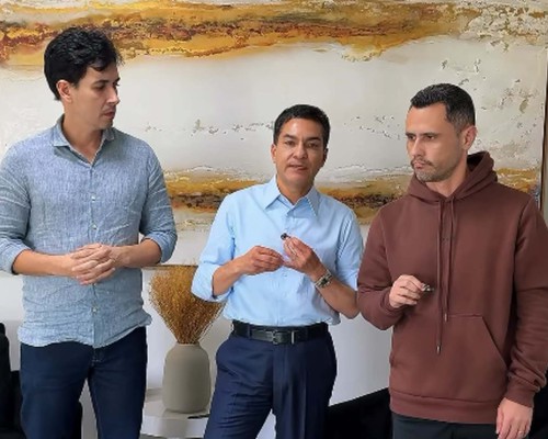 Cleitinho chora, pede perdão e anuncia que não será candidato ao Governo de Minas; veja