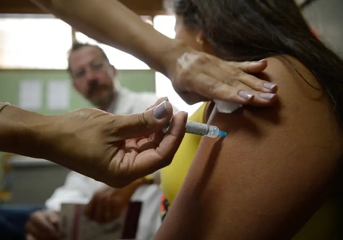 Empresas deverão informar trabalhadores sobre cânceres e vacina