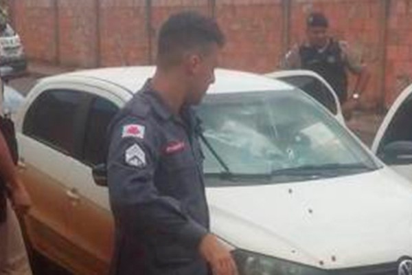 Homem é executado a tiros dentro de carro em Paracatu
