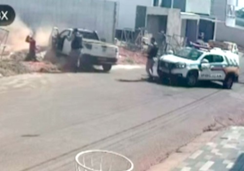 Picape furtada em BH é recuperada após tentativa de fuga em Carmo do Paranaíba; veja momento da abordagem
