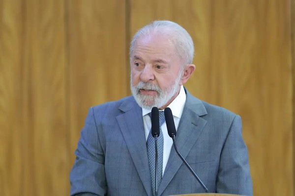 Lula regulamenta a Lei de Reciprocidade Comercial