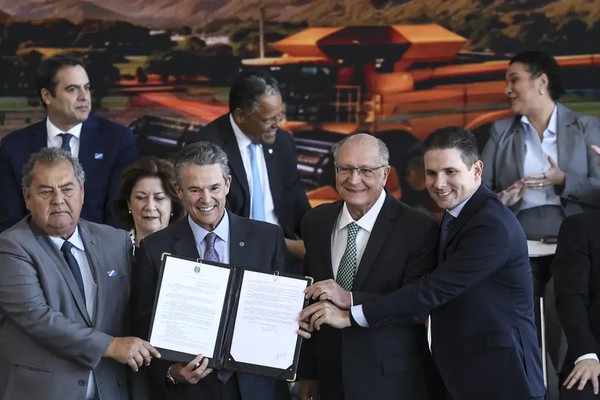 Governo federal lança Plano Safra 2026/2027 de R$ 525,1 bilhões