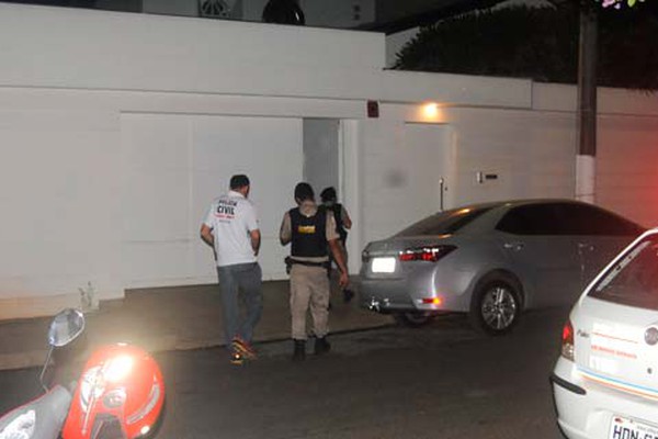 Ladrões invadem casa em bairro nobre de Patos de Minas e levam cerca de R$100 mil