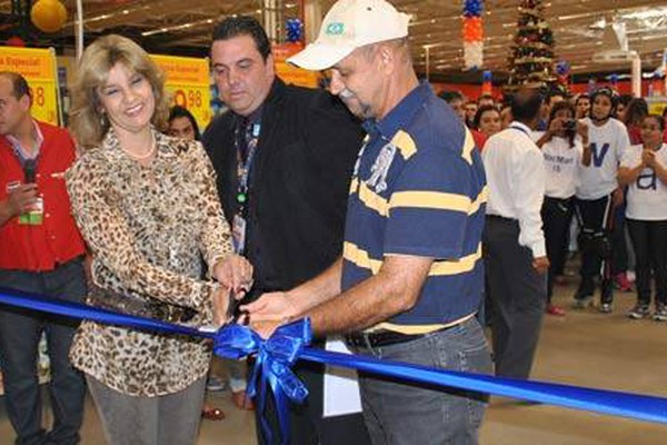 Walmart abre as portas em Patos de Minas e recebe milhares de pessoas