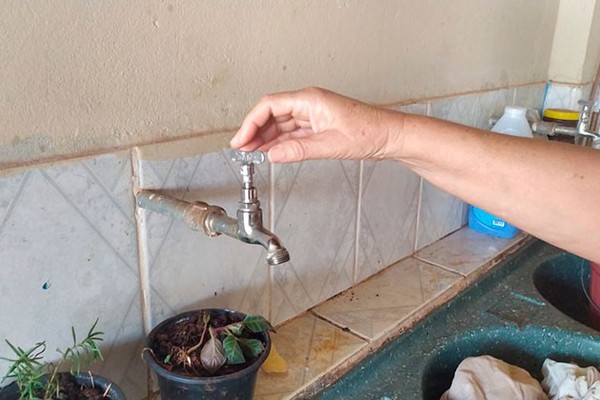 Moradores relatam que estão há dois dias sem água em Patos de Minas