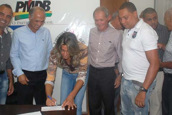 Antônio Andrade se reúne com lideranças em Patos de Minas e PMDB recebe novos filiados