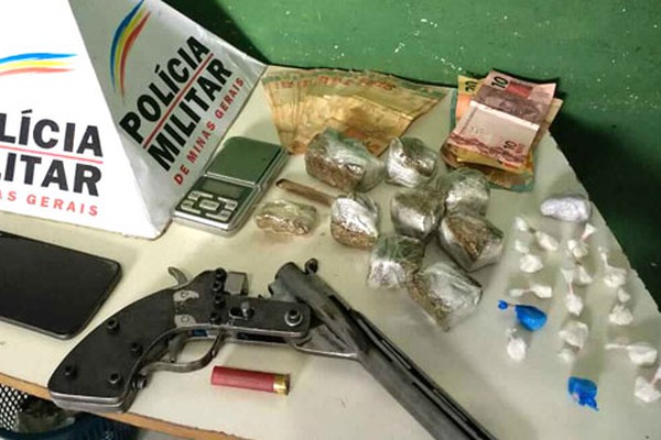 Soldador e companheira são presos com arma artesanal, dinheiro e muita droga em Patos de Minas 