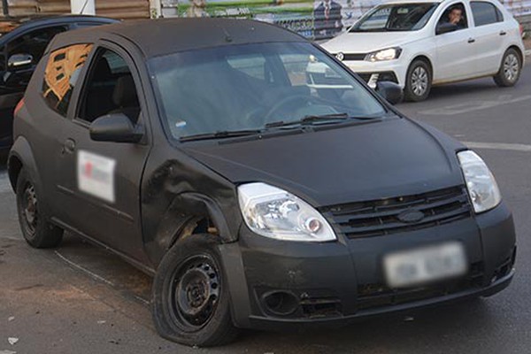 Acidente com motorista inabilitada em horário de pico conturba o trânsito em Patos de Minas