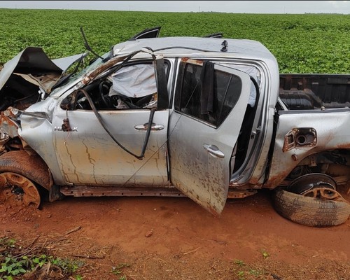 Condutora de 29 anos morre após caminhonete capotar na MG 060, em São Gonçalo do Abaeté