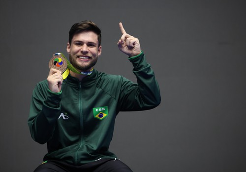 Patenses brilham em competições pelo país; Rafael Nascimento foi bronze no Pan-Americano de Karatê