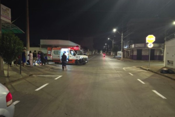 Motociclista fica gravemente ferido após motorista embriagado causar acidente em esquina com incontáveis ocorrências