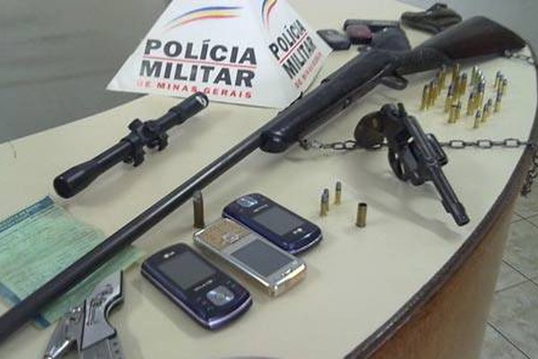 Operação da PM prende quadrilha com armas e produtos de crimes