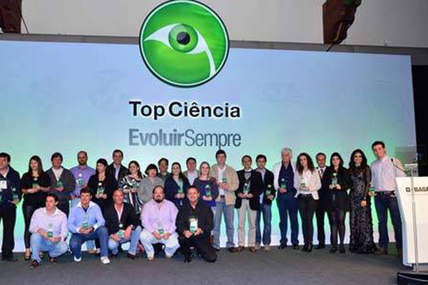 Professor e ex-alunos do Unipam são premiados na 9º edição do Top Ciência
