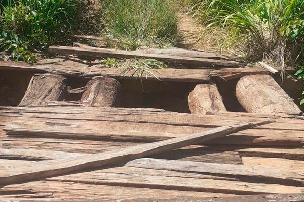Moradores na zona rural de Patos de Minas cobram reparo em ponte que ameaça a desabar