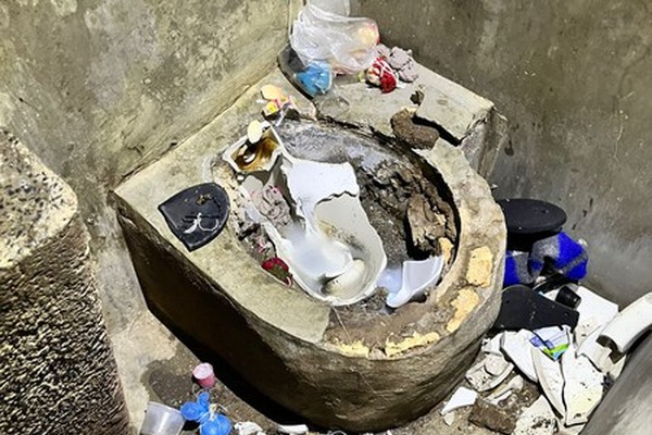 Preso destrói vaso sanitário em busca de droga, não encontra e cela no Presídio tem que ser interditada
