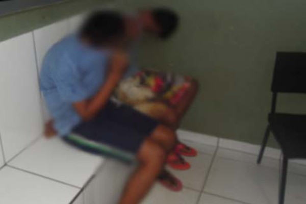 Suspeitos de furto, menores são apreendidos no Bairro Guanabara com arma de fogo