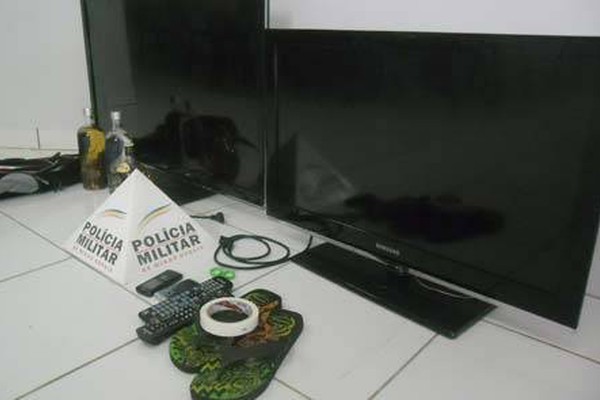 PM apreende TVs e bebidas importadas furtadas em Carmo do Paranaíba