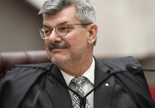 Ministro do STJ nega importunação sexual e pede licença de 90 dias
