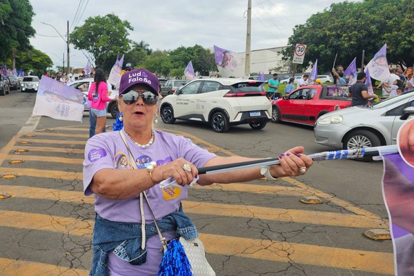 Carreata pelas ruas da cidade marca o encerramento da campanha de Cleitinho e Falcão em Patos de Minas