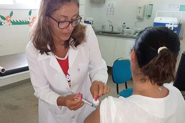 Secretaria de Saúde alerta para vacinação contra Febre Amarela; 2ª dose é desnecessária