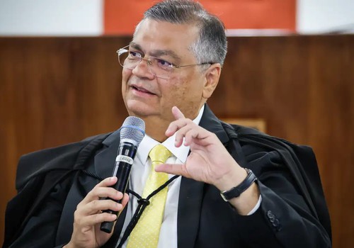 Dino libera retomada do pagamento de emendas parlamentares suspensas