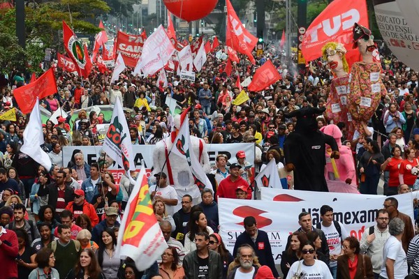 Isenção do IR é vitória dos trabalhadores, dizem centrais sindicais