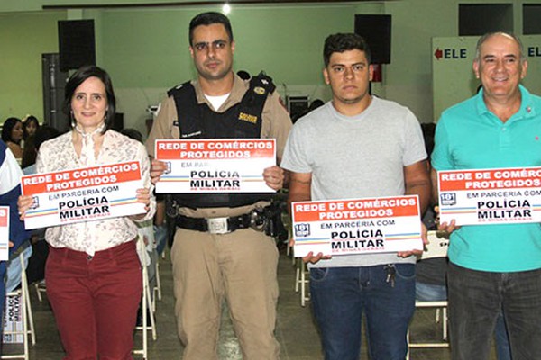 Polícia Militar de Presidente Olegário realiza reunião para entrega de placas da Rede de Comércios Protegidos