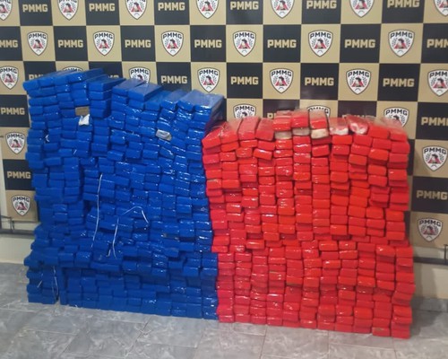 Polícia apreende 600 quilos de maconha e prende dois homens após perseguição na MG-176
