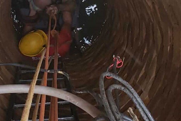 Bombeiros resgatam idoso que ficou preso em cisterna de quase 17 metros em Patos de Minas