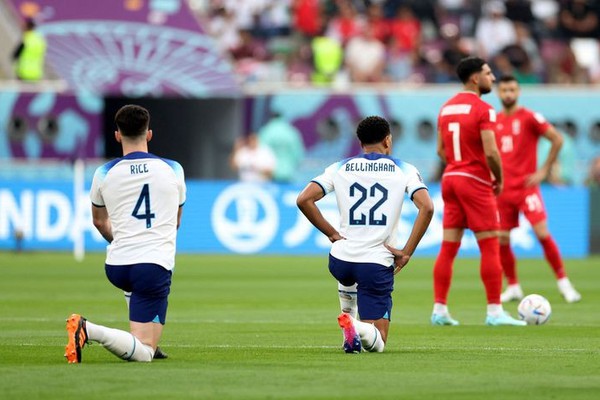 Inglaterra goleia Irã em jogo marcado por protestos na Copa do Catar