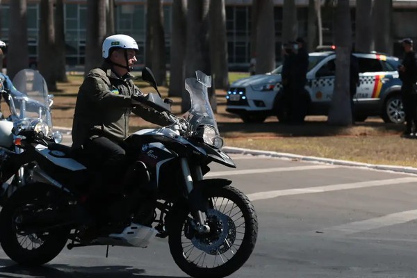 “Pintou um clima": Bolsonaro é condenado por fala sobre venezuelanas