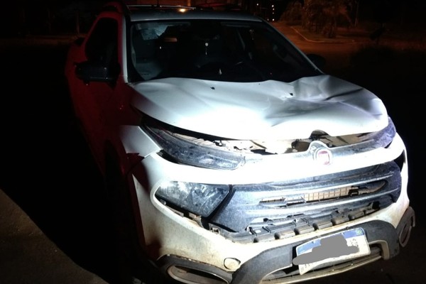 Condutor e passageiro de moto sofrem fraturas depois de acidente com caminhonete na MG-190 em Monte Carmelo