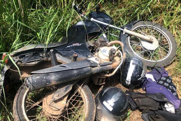 Polícia Militar localiza motocicleta furtada em meio ao mato em Patrocínio
