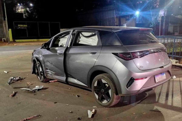 Nem radar de avanço de sinal segura: Mais um acidente no cruzamento da 5 de Maio com a Fátima Porto