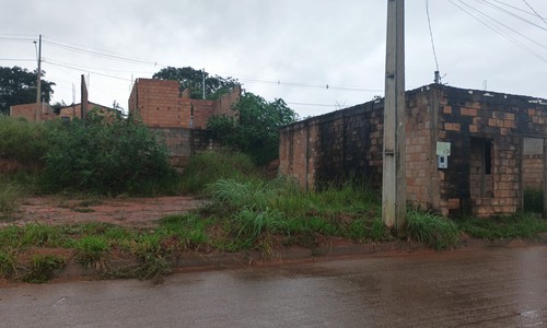 Moradores denunciam dificuldades para regularizar lotes doados pela prefeitura de Varjão de Minas