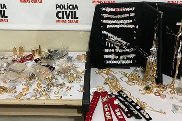 Polícia Civil de Patrocínio, através da DFR recupera grande quantidade de joias
