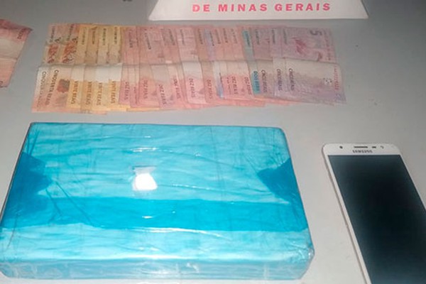 Cocaína comprada em Uberlândia por R$ 21 mil é apreendida na chegada a Patos de Minas