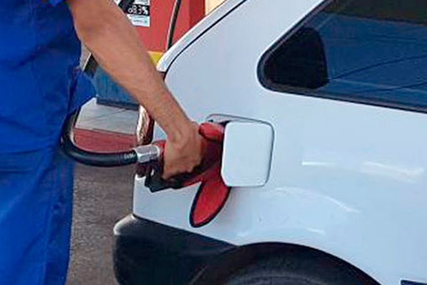 Preço da gasolina sobe 2 vezes em uma semana e deixa motoristas indignados em Patos de Minas