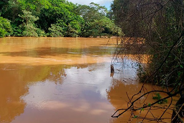 Nível do Rio Paranaíba chega próximo de 6,5 metros acima do normal e preocupa Defesa Civil