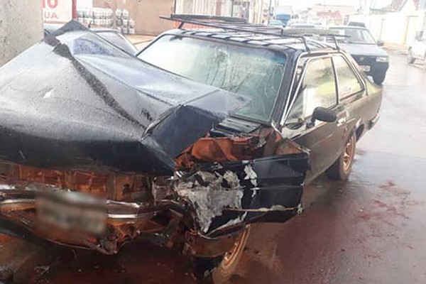 Acidentes de trânsito fazem vítimas e causam prejuízos no final de semana em Patos de Minas